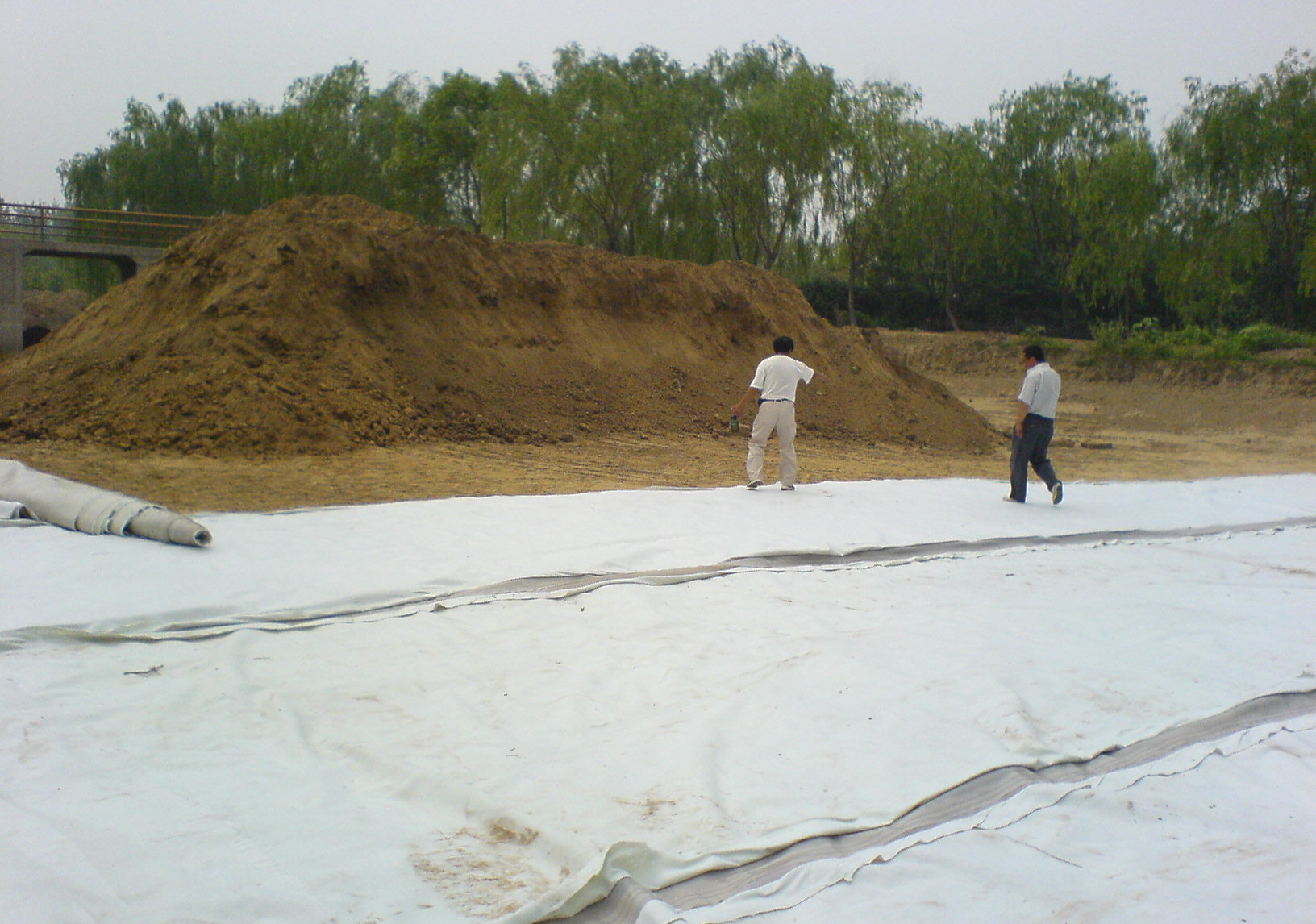 工程實驗如何模擬土工膜的受力狀態(tài)?